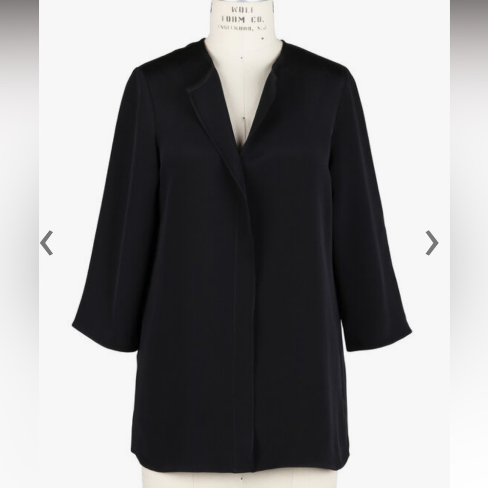 PETER COHEN
Black Silk Three-Quarter Sleeve V-Neck Blouse